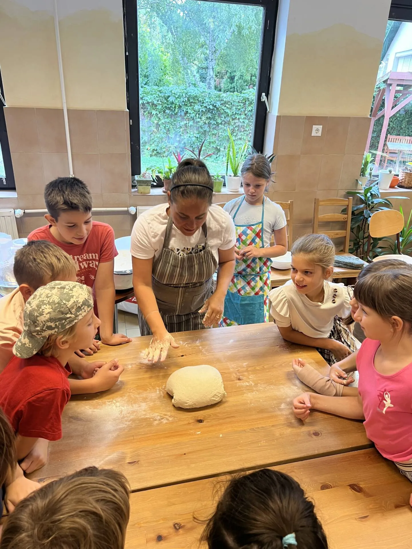 Kenyeret sütöttek a negyedikesek