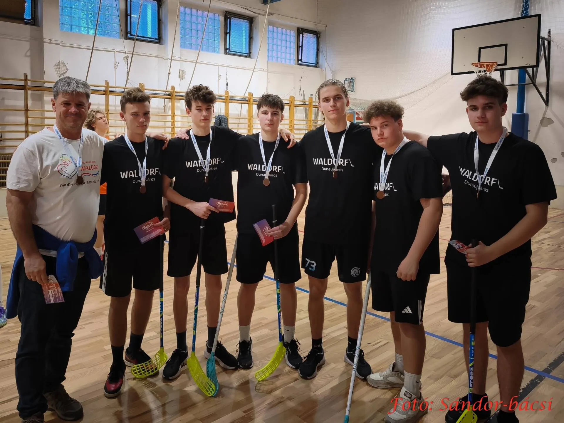 Waldorfos fiúk a dobogón